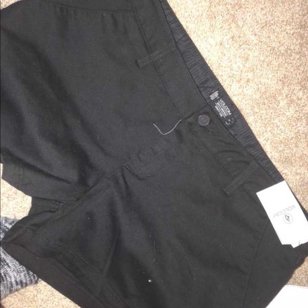 Shorts - Picture 2 of 3